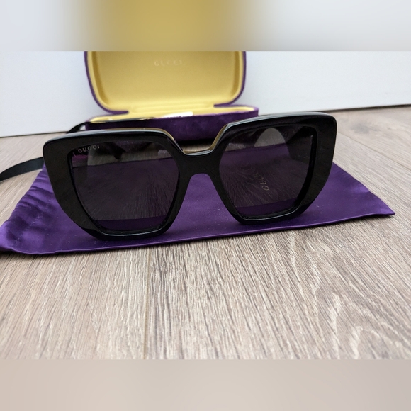 Gucci Sunglasses - Picture 7 of 10